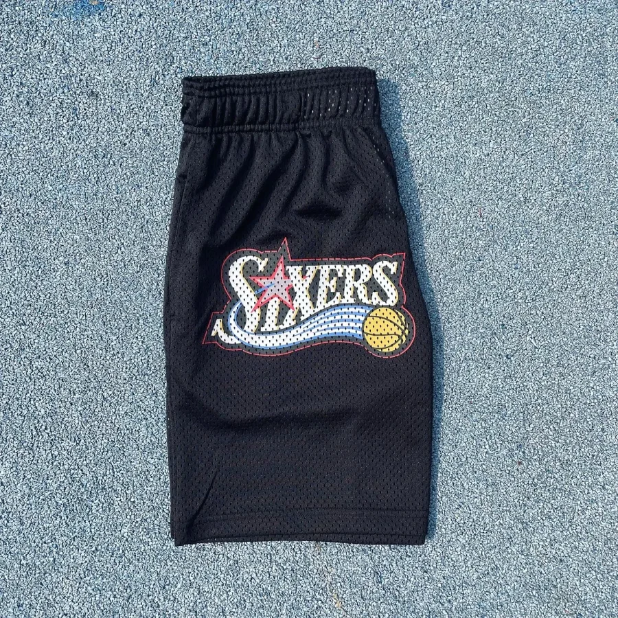 EE x Sixers Shorts Black - Image 2
